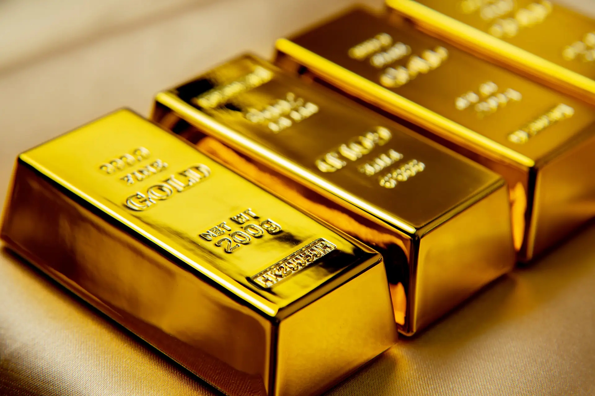 美元贬值叠加地缘风险 日本黄金零售价首破 29000 日元 / 克创历史新高